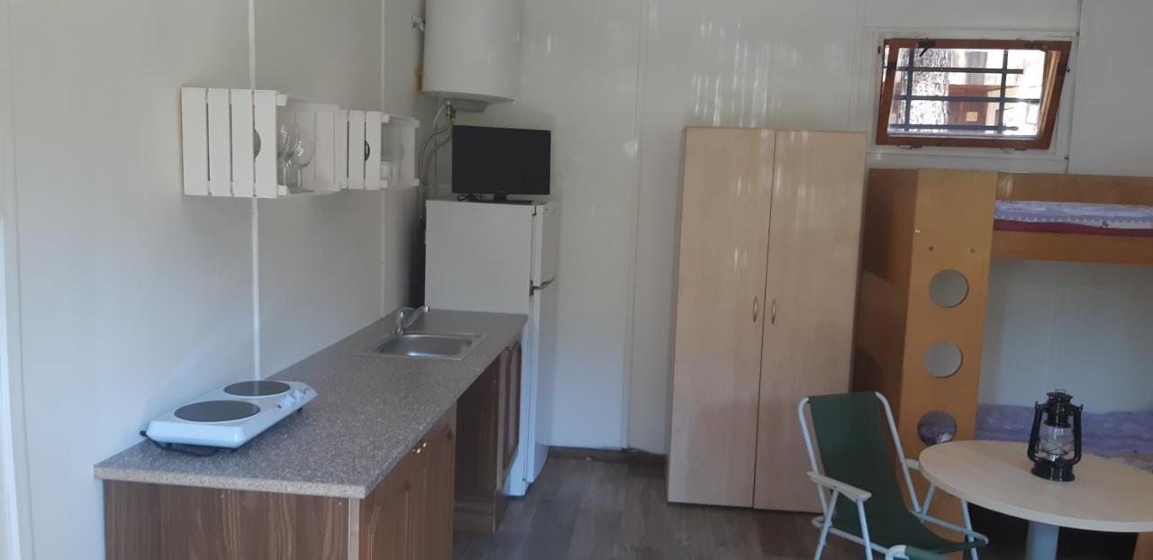 Chatky Pod Bornym Machovo Jezero Doksy  Buitenkant foto